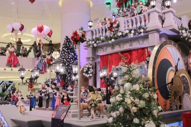 2015 yılında, sokaklarda Noel süsleri