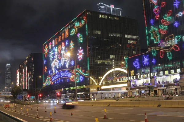 摩天大楼为2015年的圣诞节庆祝活动灯火通明 — 图库照片
