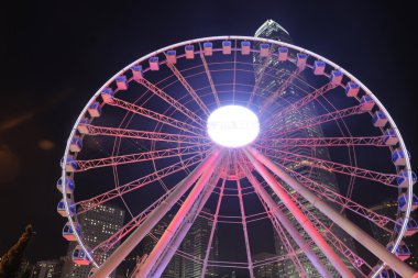 Dönme dolap gece Hong Kong.