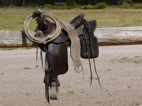 Western zadel en touw — Stockfoto