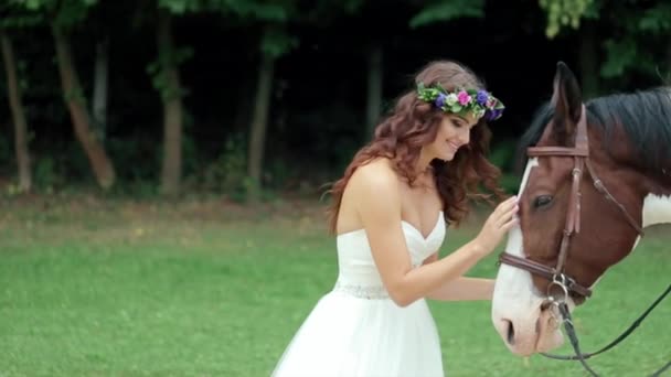 Beautiful Bride and Her Horse on Grass Area — Stock Video