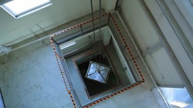 Çalışan bir genel gider vinç çalışma