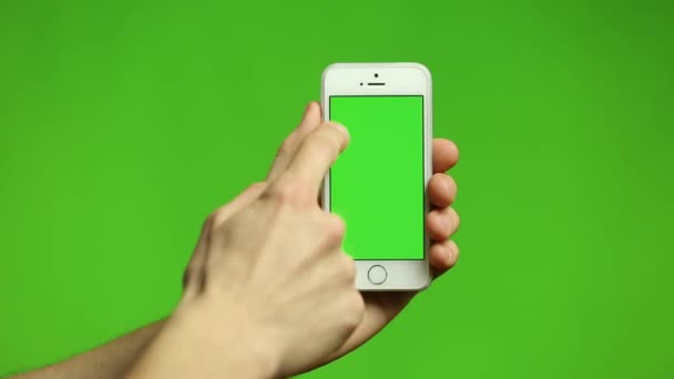 Smartphone tippen und Handbewegungen auf dem Bildschirm wischen — Stockvideo