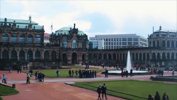 Çeşme Dresdner Zwinger bahar güneşli gün — Stok video