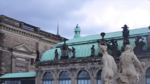 Fontein Dresdner Zwinger voorjaar zonnige dag — Stockvideo