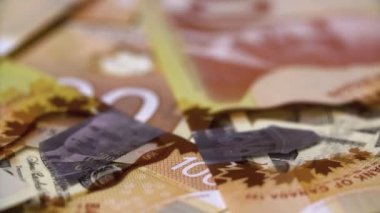 Birçok Kanadalı 100 faturaları, polimer plastik türü