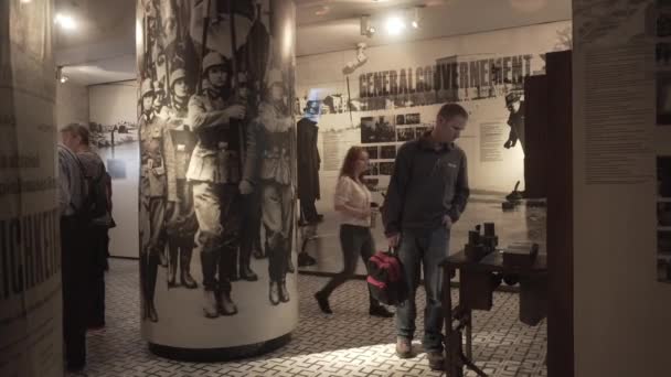 Schindlers fabrik museet i Kraków. — Stockvideo