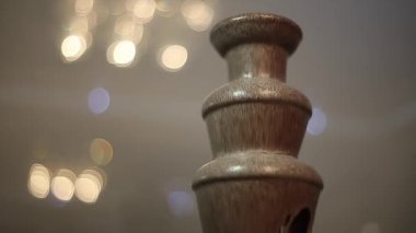 Sütlü çikolata Çeşmesi, üst kısmı yapısı