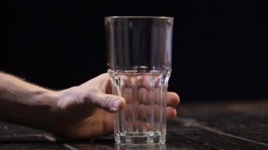 Barda hafif bira içme adamdır