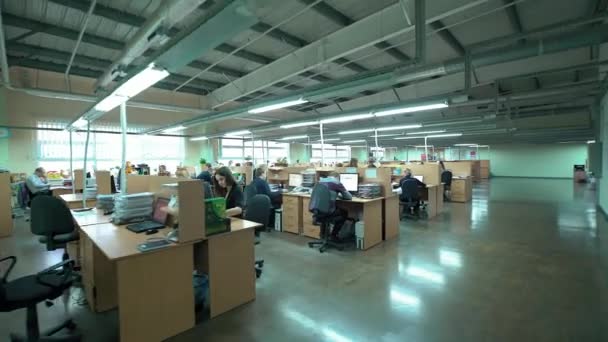 Open Business Office With Busy Staff Members. High quality HD video footage — Stock Video