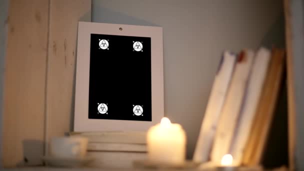 Mockup Video Displays kader voor Phototography zijn op de plank — Stockvideo