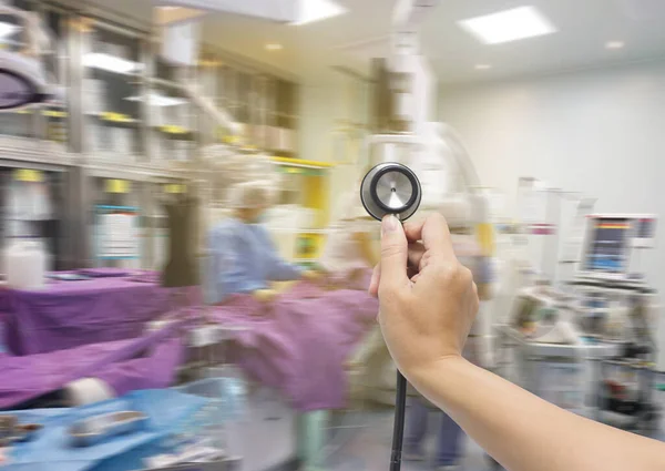 Görüntü Görüntü Bir Grup Doktorla Hastanedeki Hastalara Yardım Ediyor — Stok fotoğraf
