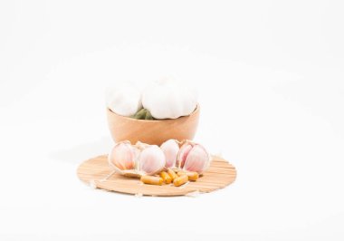 Sarımsak antiviral soğuk algınlığı ve grip ilacıdır. Baharatlı baharat ve sarımsak karışımı. 