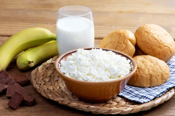 süzme peynir muz ile