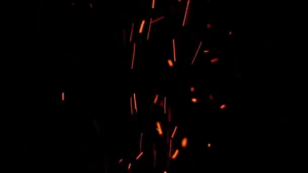 Funkenfeuer auf schwarzem Hintergrund — Stockvideo