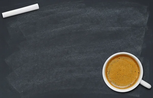 Φλιτζάνι καφέ στο blackboard — Φωτογραφία Αρχείου