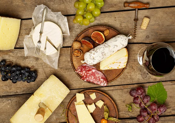 Weinprobe und Käse — Stockfoto