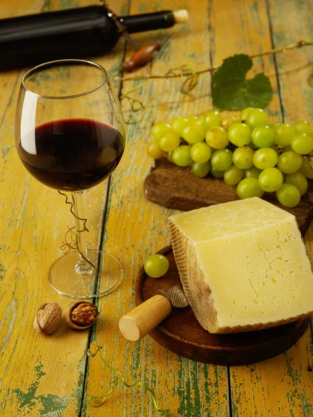 Vino rosso e formaggio — Foto Stock