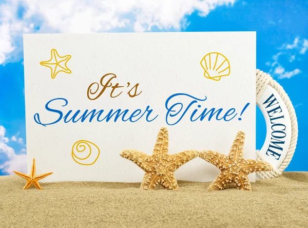 Hora de verano en la playa — Foto de Stock