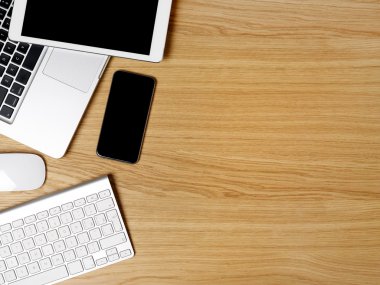 Yukarıdaki çalışma masası