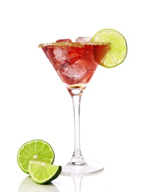 Kırmızı martini kokteyl