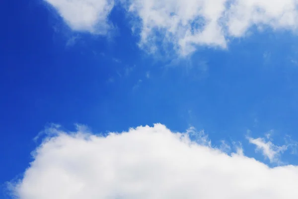 Langit Musim Panas Biru Berawan — Stok Foto