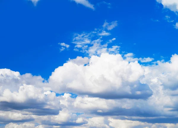 Cloudy blue sky — Stock Photo, Image