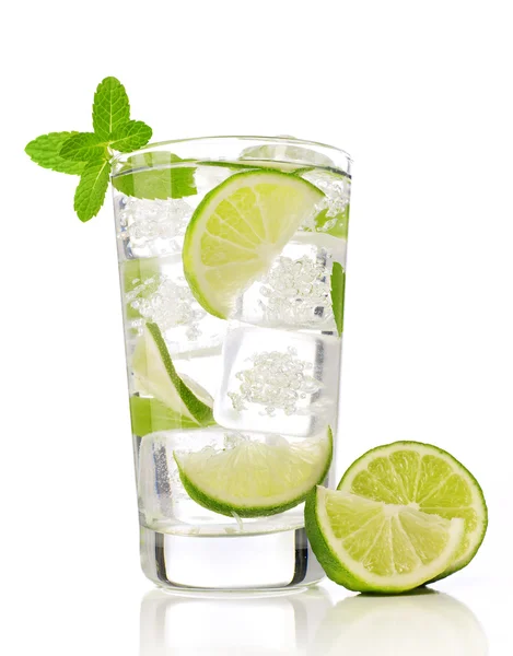 Cocktail with lime and mint — Stock Photo, Image