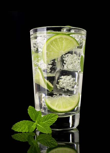 Mojito cocktail with mint — Stock Photo, Image