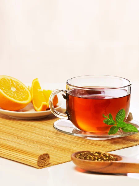 Mint thee met sinaasappel — Stockfoto
