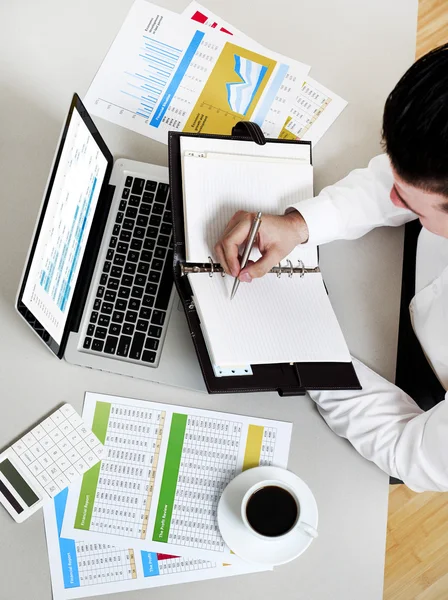 Businessman taking notes — Stock Photo, Image