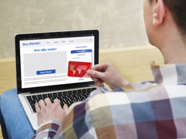 Laptop ile online alışveriş