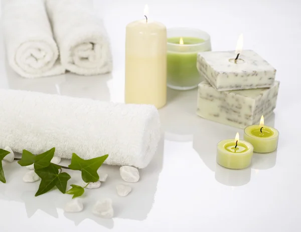 Candles and towels — Stock Photo, Image