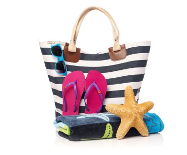 Plaj çantası ve plaj öğeleri