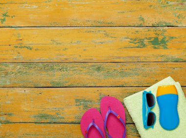 Plaj öğeleri güvertede