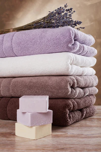 Asciugamani e sapone — Foto Stock
