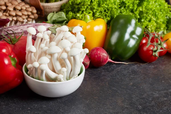 Primeros planos de las verduras sobre la mesa —  Fotos de Stock