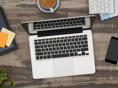 Çalışma Masası üstünde laptop