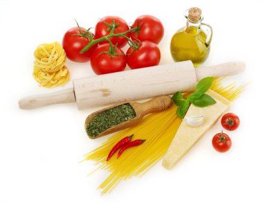 Makarna ve malzemeler