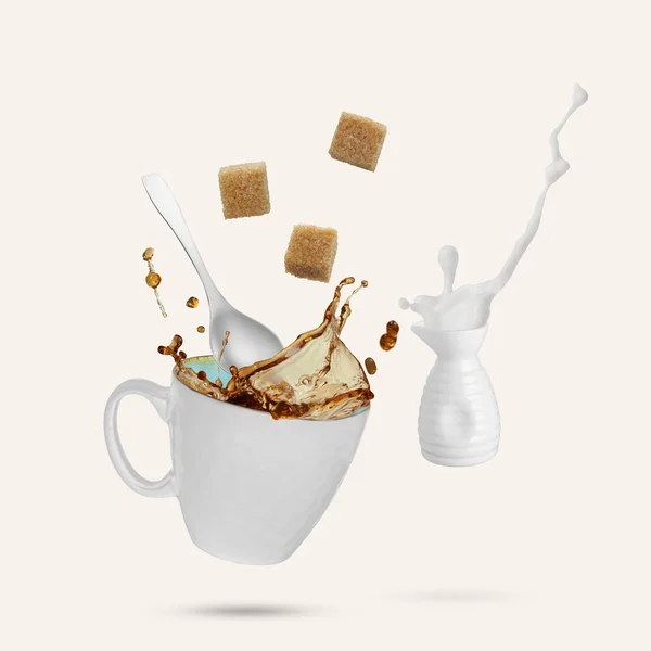 Kávé és tej splash — Stock Fotó