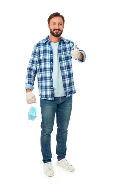 Hombre Alegre Con Mascarilla Protectora Guantes Sobre Fondo Blanco — Foto de Stock