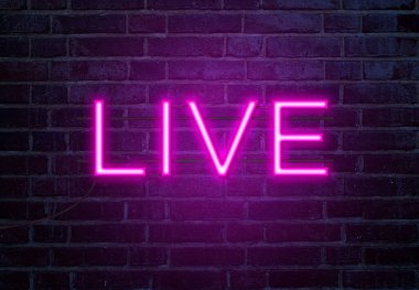 Duvarda canlı neon ışığı