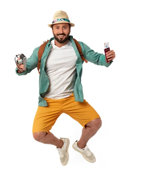 Homem Alegre Com Mochila Câmera Fotos Fundo Branco — Fotografia de Stock