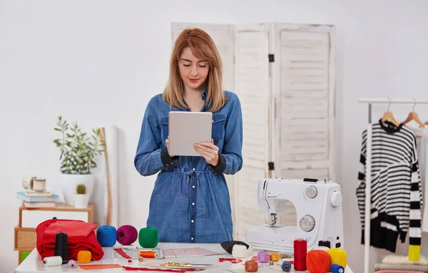 Seamstress Woman Workshop — Stock Photo, Image