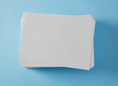 Yeni boş kağıt yığını