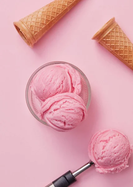 Homemade Ice Cream Pink Background — Stock Photo, Image