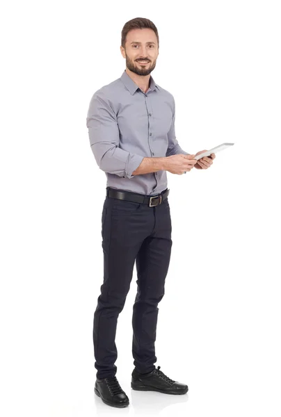 Fröhlicher Mann mit digitalem Tablet — Stockfoto