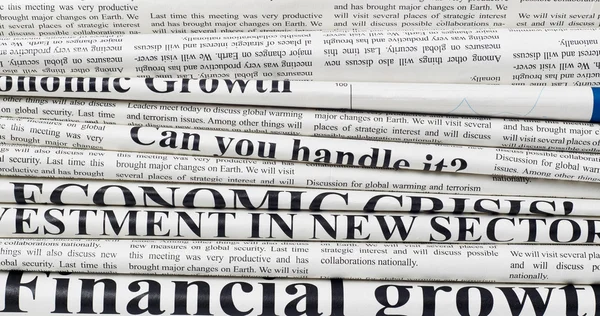 Στοίβα οικονομικές εφημερίδες — Φωτογραφία Αρχείου