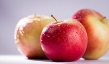 Sulu Kırmızı elma