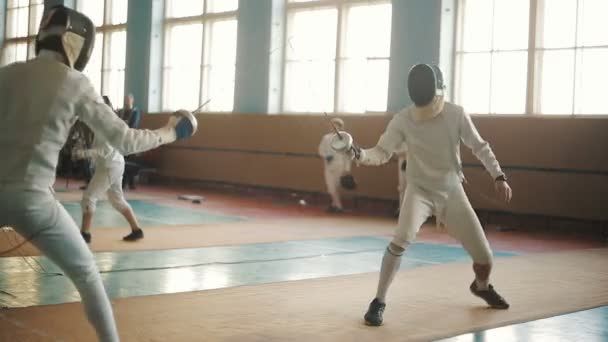 Fencers on a training — Stock Video